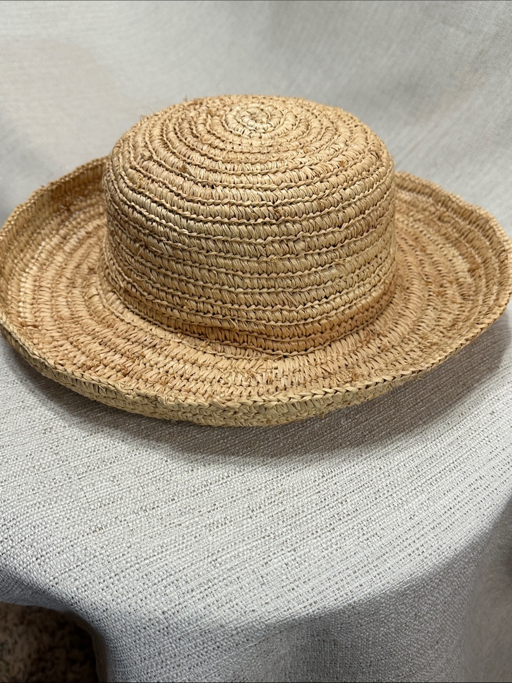 Vintage Simply Straw Hat .. Fun and Casual